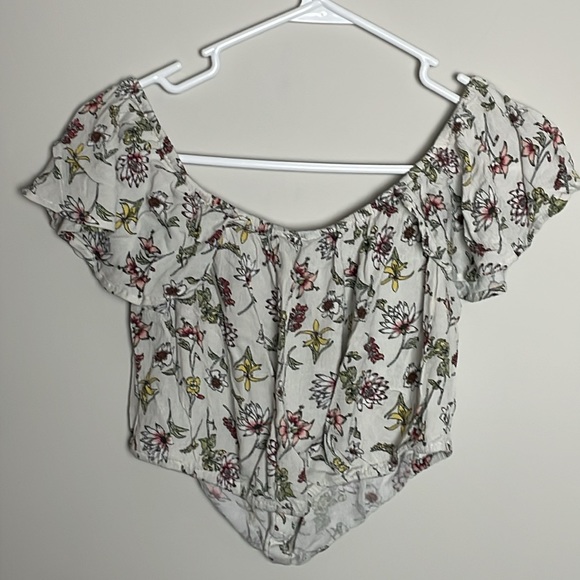 Xhilaration Off shoulder crop top- off white with buttons-flower print- M - Picture 3 of 9